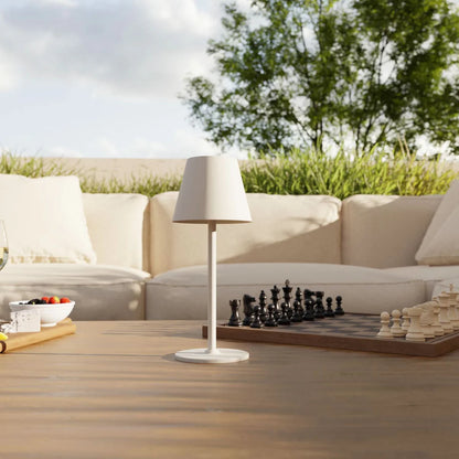 Wiederaufladbare LED-Tischlampe mit Stil und Funktion